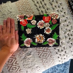 ⭐NWT Boho-chic embroidered Bag⭐